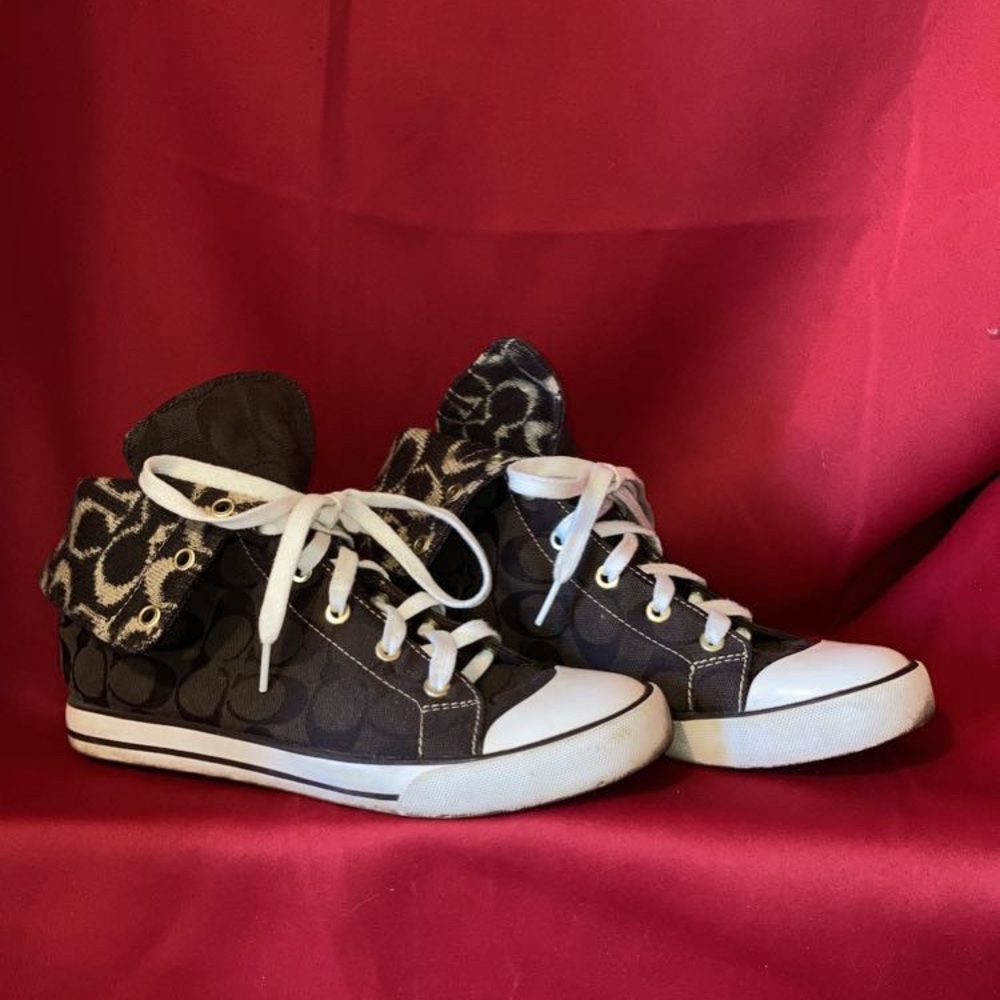 COACH SNEAKERS/ (used/good condition)/ MUST GO!
